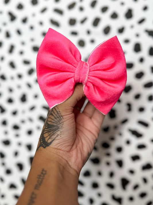 pink velvet bows