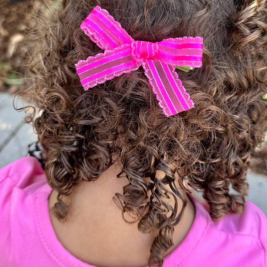 pink frilly bow set (2 pack)
